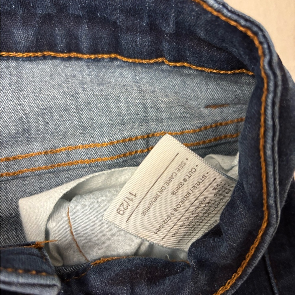 KanCan Button-fly High Waisted Raw Hem Jeans - Picture 4 of 4
